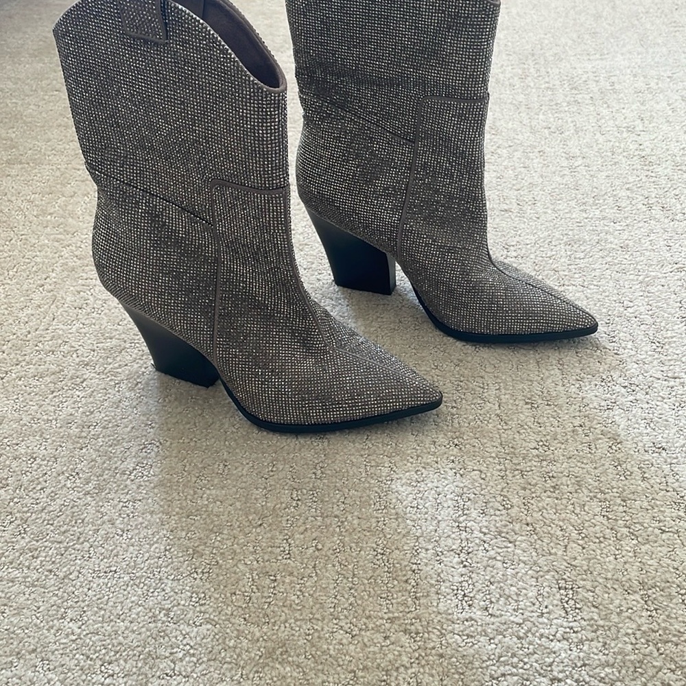Lola Cruz stylish Cowboy Boots